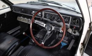 Interior Mobil Datsun 510 dengan Gaya Klasik