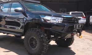 Modifikasi Suspensi Toyota Hilux untuk Kendaraan Off-Road